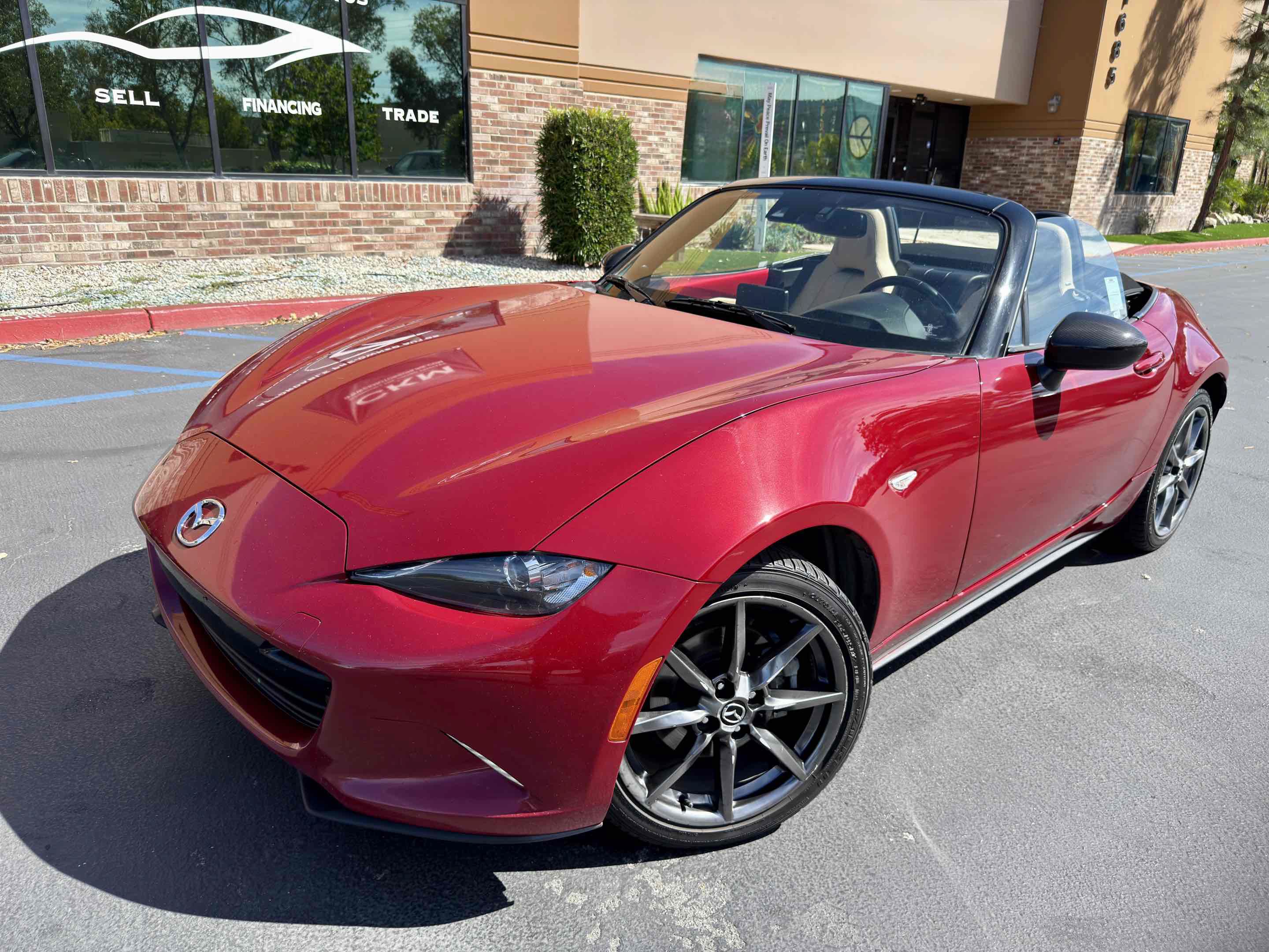 Used 2016 MAZDA MX-5 Miata Grand Touring RWD image 3