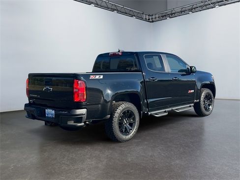 Used 2017 Chevrolet Colorado Z71 w/ Z71 Midnight Edition image 5