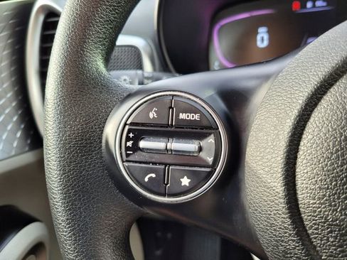 Used 2023 Kia Soul LX image 32