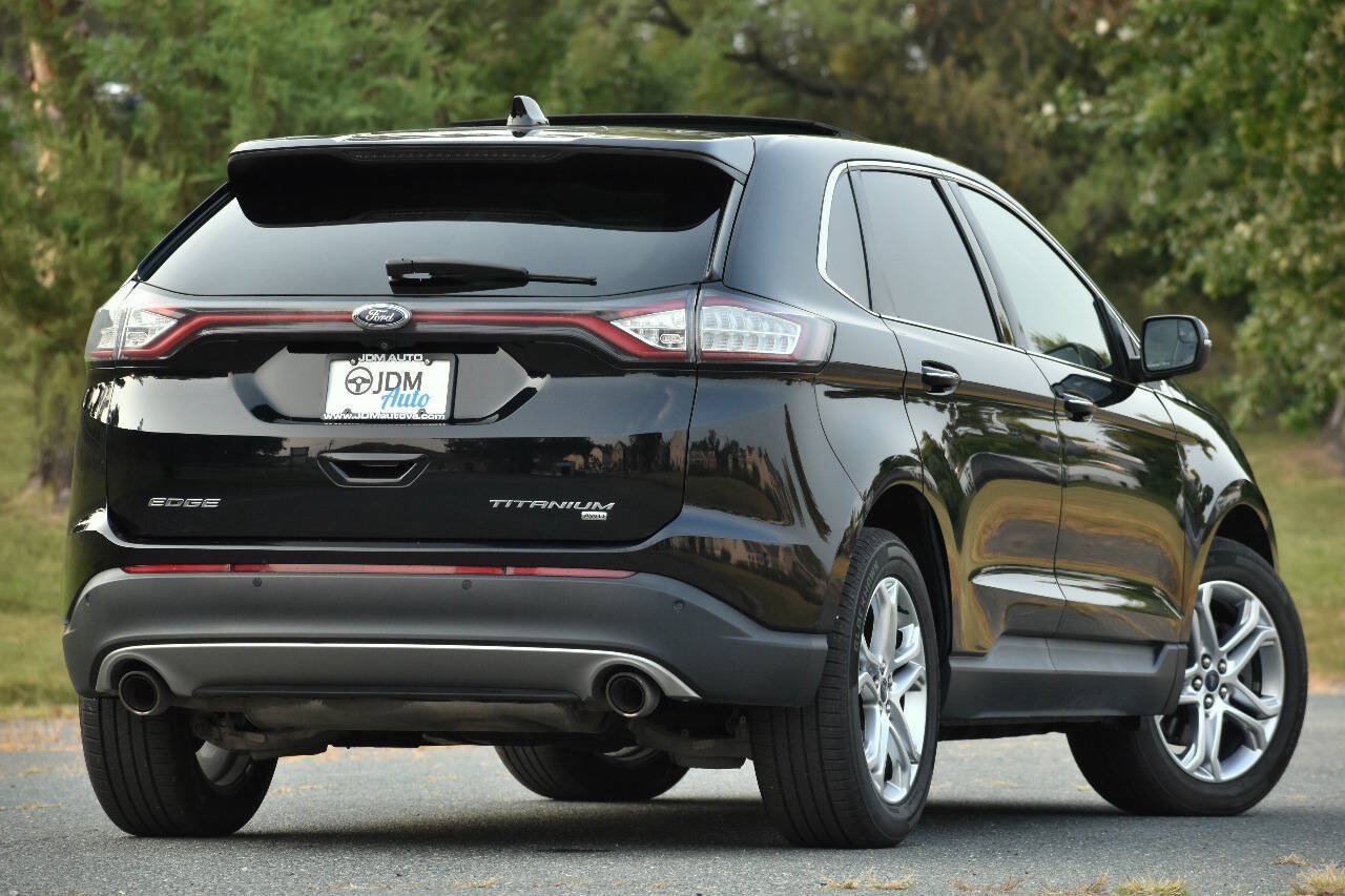 Used 2018 Ford Edge Titanium w/ Equipment Group 301A AWD/4WD image 5