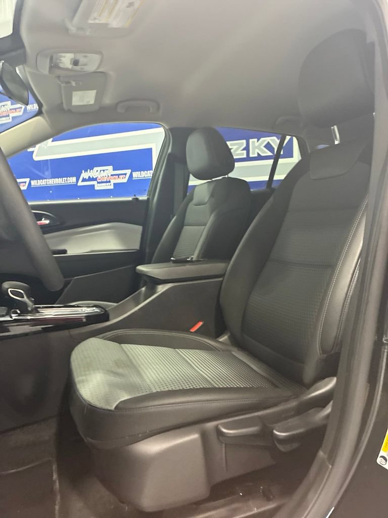 Used 2026 Chevrolet Trax LT FWD image 13