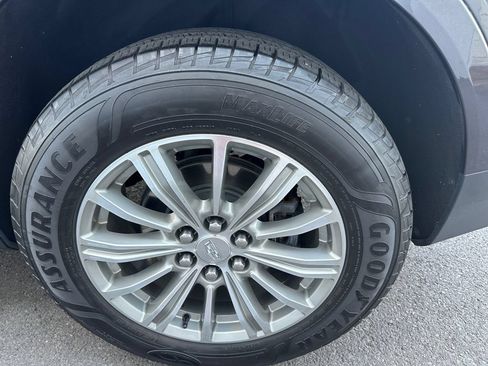 Used 2018 Cadillac XT5 Luxury w/ Driver Awareness Package FWD image 23