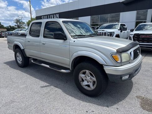 Used 2004 Toyota Tacoma PreRunner RWD image 2