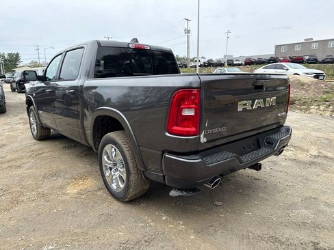 New 2026 RAM 1500 4x4 Crew Cab image 3