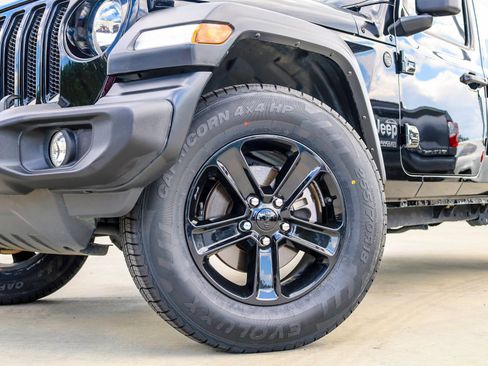 Used 2021 Jeep Wrangler Unlimited Sport w/ Technology Group AWD/4WD image 2