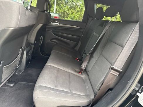 Used 2020 Jeep Grand Cherokee Laredo AWD/4WD image 18