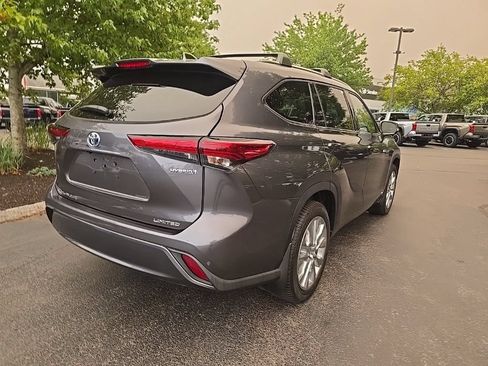 Used 2021 Toyota Highlander Limited AWD/4WD image 7