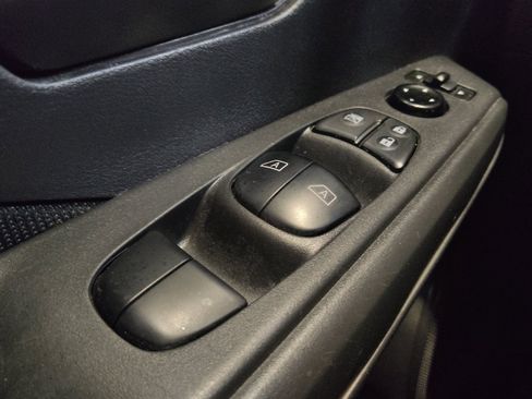 Used 2023 Nissan Kicks S FWD image 27