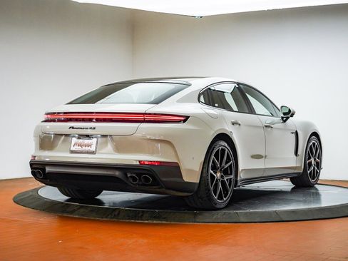 Used 2025 Porsche Panamera 4S image 6