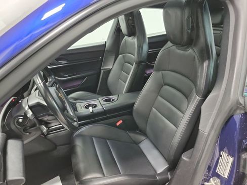 Used 2021 Porsche Taycan image 32