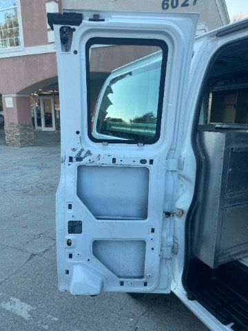 Used 2015 Chevrolet Express 2500 RWD image 8