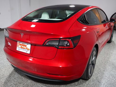 Used 2021 Tesla Model 3 Standard Range Plus image 7