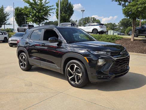 Used 2023 Chevrolet TrailBlazer RS w/ Convenience Package FWD image 4