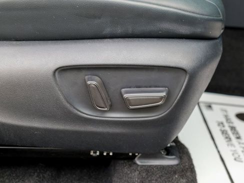 Used 2023 Toyota Highlander XLE AWD/4WD image 36