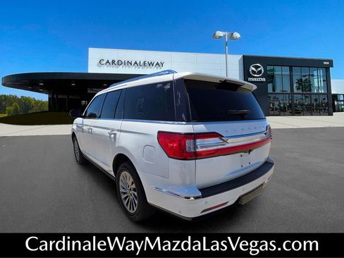 Used 2021 Lincoln Navigator 4WD image 3