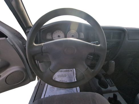 Used 2003 Toyota Tacoma PreRunner RWD image 13