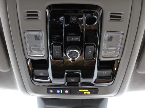 New 2025 Cadillac Escalade Sport Platinum w/ LPO, Floor Liner Package image 26