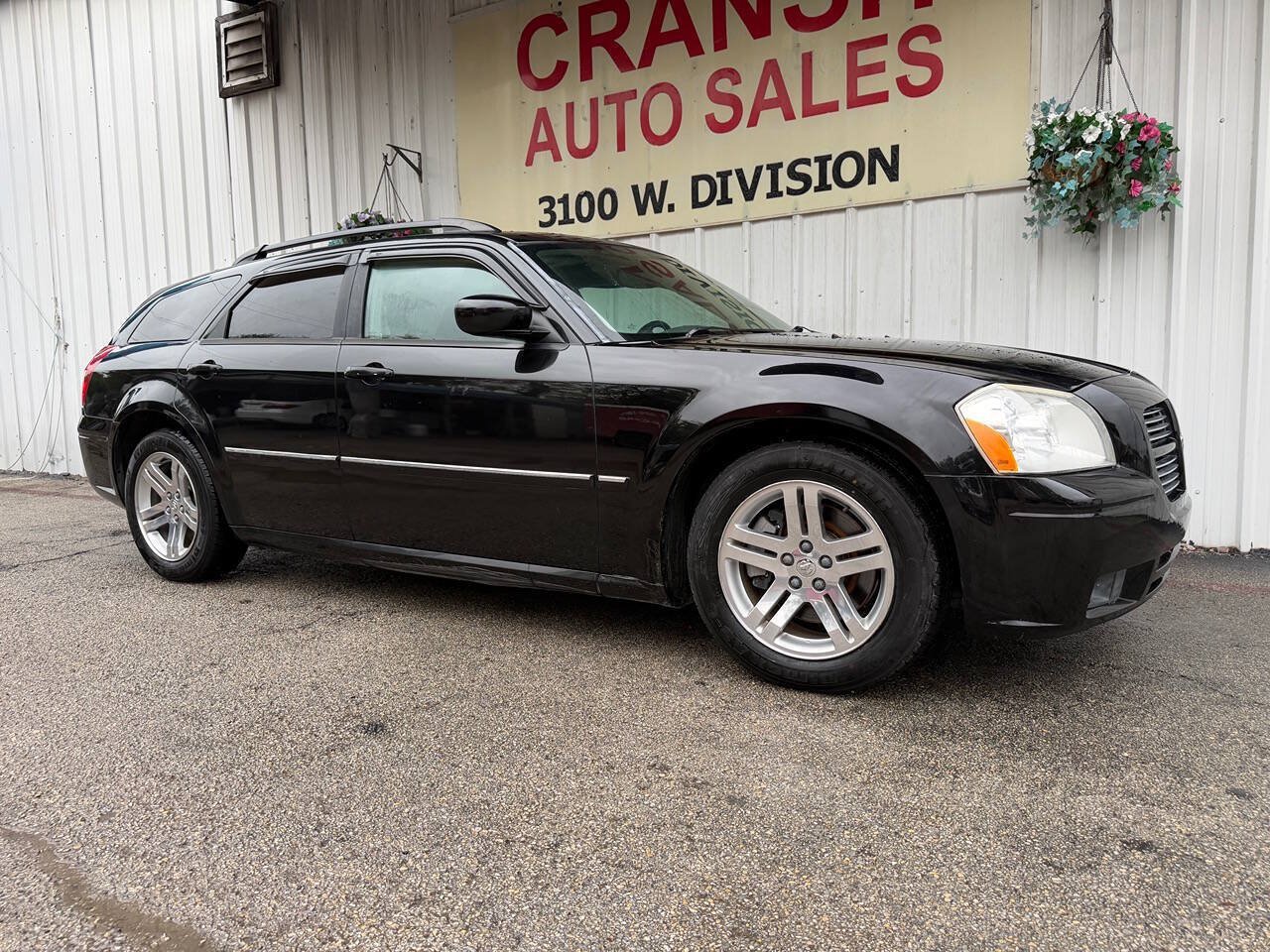 Used 2005 Dodge Magnum R/T w/ Convenience Group II RWD image 2
