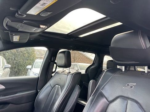 Used 2018 Chrysler Pacifica Limited w/ Advanced Safetytec Group image 30