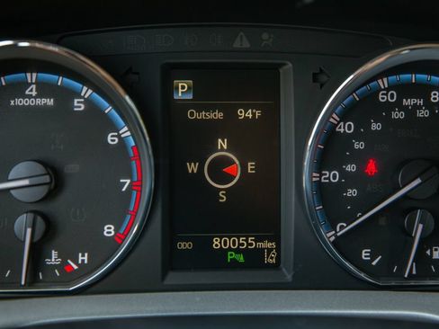 Used 2018 Toyota RAV4 Platinum AWD/4WD image 18
