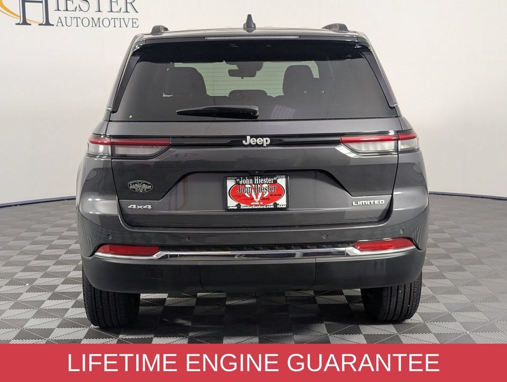 Used 2025 Jeep Grand Cherokee Limited AWD/4WD image 6