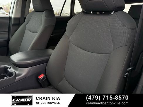 Used 2025 Toyota RAV4 XLE AWD/4WD image 24