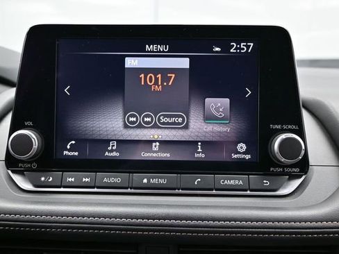 Used 2025 Nissan Rogue SV AWD/4WD image 31