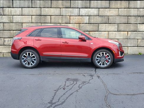 Certified 2024 Cadillac XT5 Sportv w/ LPO, Floor Liner Package AWD/4WD image 6