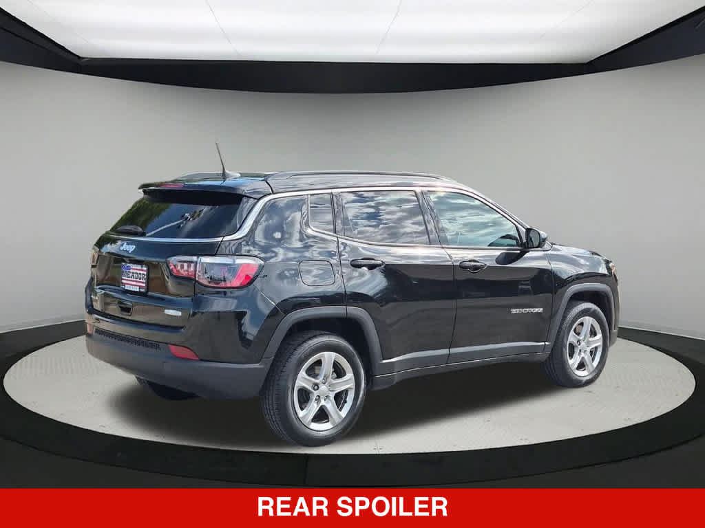 Used 2024 Jeep Compass Latitude AWD/4WD image 7