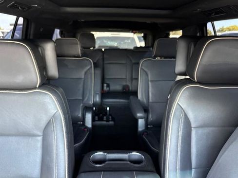 Used 2021 GMC Yukon SLT w/ SLT Premium Package AWD/4WD image 12
