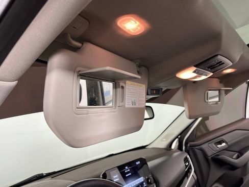 Used 2023 Nissan Rogue SL w/ SL Premium Package FWD image 37