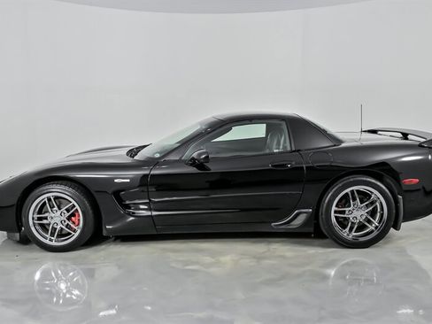 Used 2003 Chevrolet Corvette Z06 w/ Memory Package, 3 Drivers RWD image 7