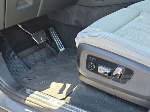 Used 2026 BMW X5 xDrive40i w/ M Sport Package AWD/4WD image 17