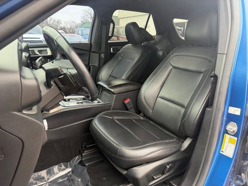 Used 2020 Ford Explorer XLT w/ Equipment Group 202A image 26