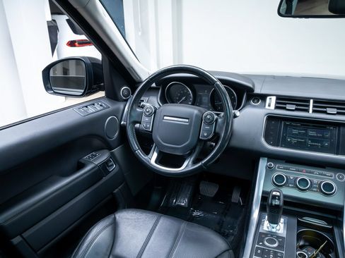 Used 2016 Land Rover Range Rover Sport SE AWD/4WD image 9