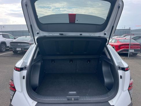 Used 2025 Hyundai Kona SEL image 32