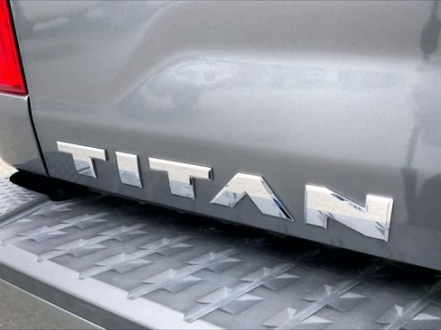Used 2023 Nissan Titan SV w/ SV Convenience Package AWD/4WD image 30