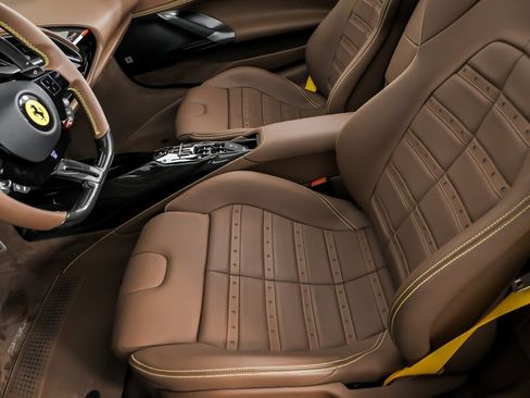 Used 2024 Ferrari SF90 Spider image 24