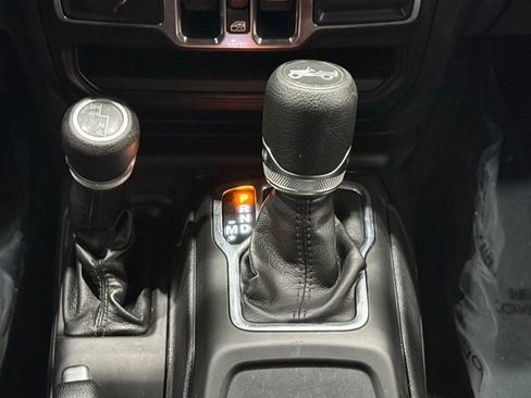 Used 2019 Jeep Wrangler Unlimited Sport S image 23