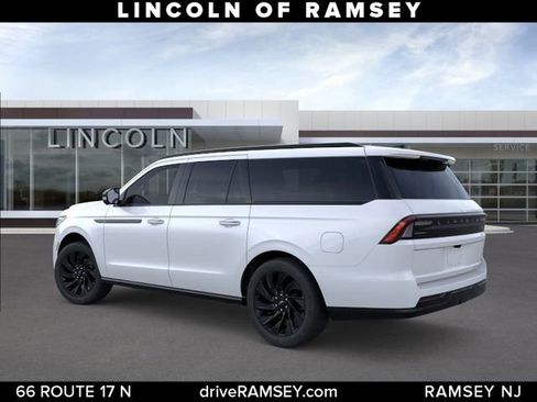New 2026 Lincoln Navigator L Reserve w/ Jet Appearance Package AWD/4WD image 5