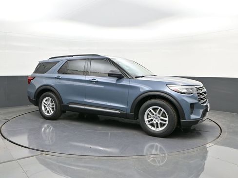 New 2025 Ford Explorer Active image 13
