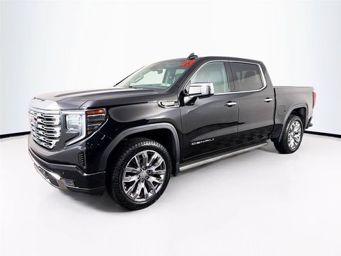 Used 2023 GMC Sierra 1500 Denali w/ Denali Reserve Package AWD/4WD image 7