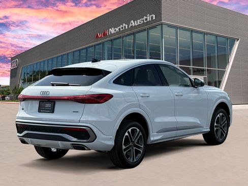 Used 2025 Audi Q5 Premium Plus w/ Premium Plus AWD/4WD image 7