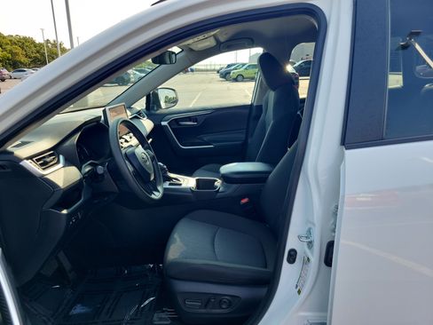 Certified 2024 Toyota RAV4 XLE FWD image 17