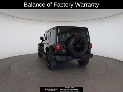 Used 2025 Jeep Wrangler Unlimited Sahara image 13