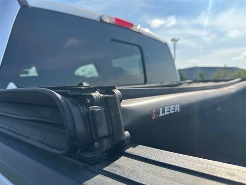Used 2019 Ford F150 Lariat w/ Equipment Group 502A Luxury AWD/4WD image 12