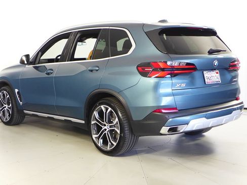Used 2025 BMW X5 xDrive40i w/ Parking Assistance Package AWD/4WD image 9