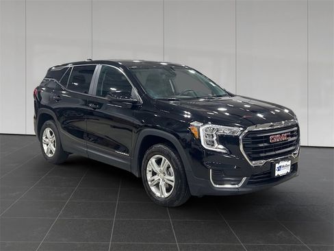 Used 2024 GMC Terrain SLE image 7