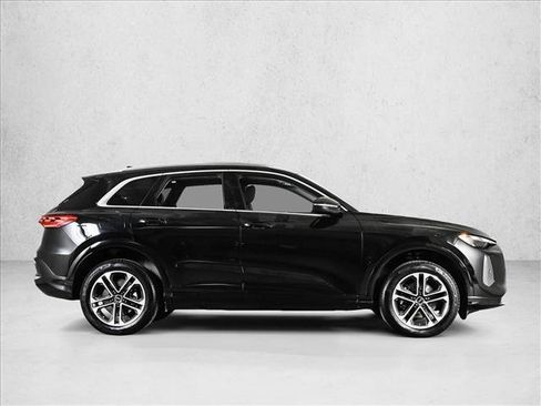 Certified 2025 Audi Q5 Premium w/ Convenience Package AWD/4WD image 4