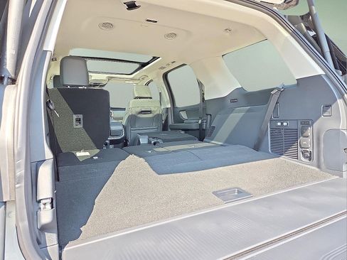 New 2025 Ford Expedition Active image 9